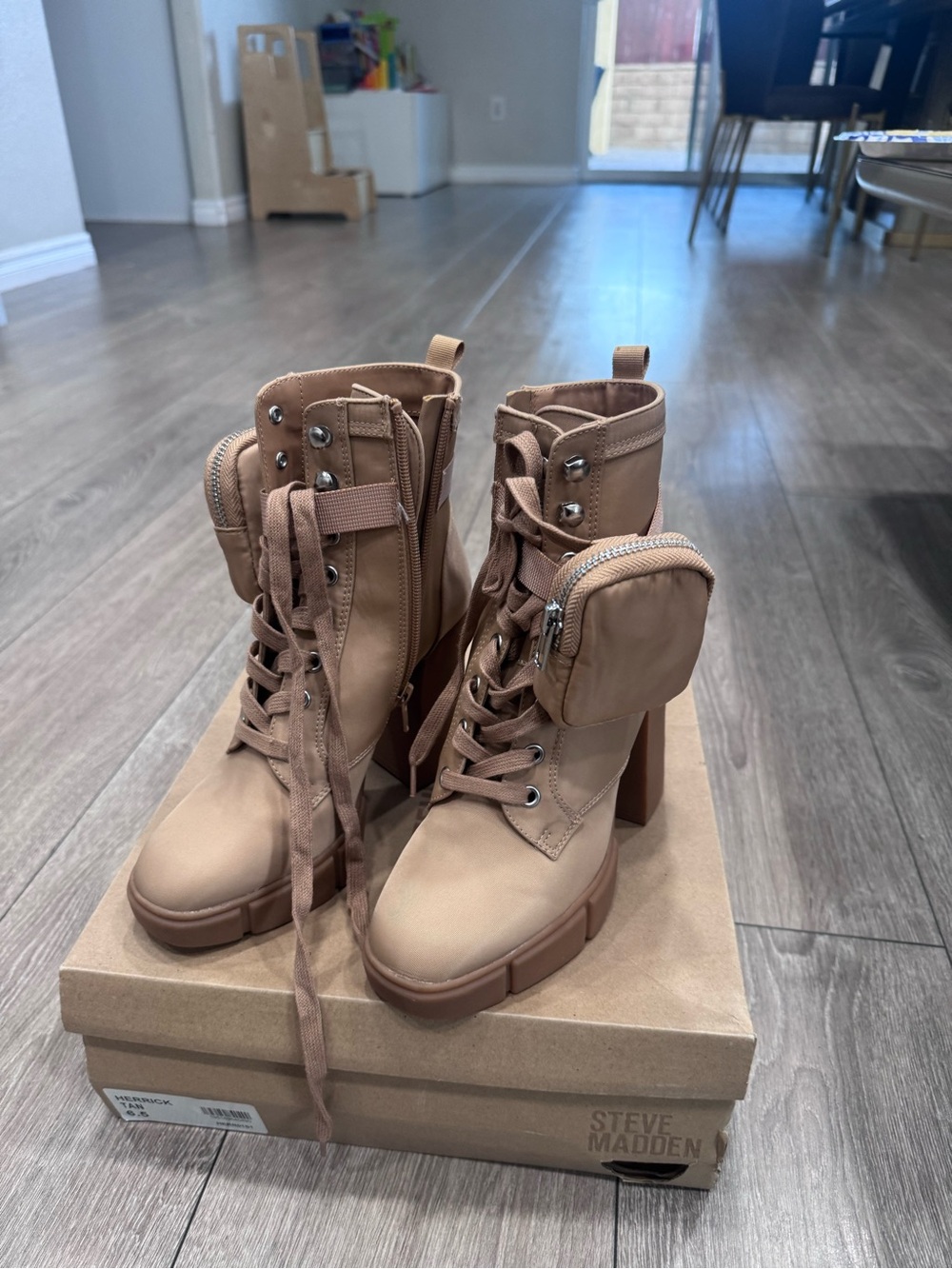 Steve Madden womens HerrickAnkle Boot Size 6.5